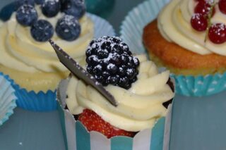 Cupcakes versieren en 20 jaar NFW vieren